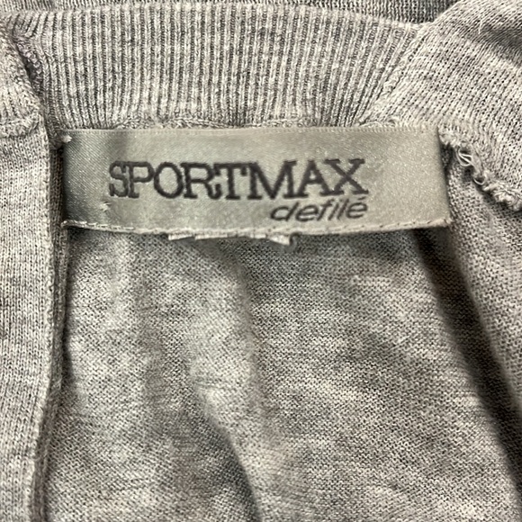 EUC Maxmara Sportmax Soft grey sleeveless sweater buttons in back. - Picture 6 of 7